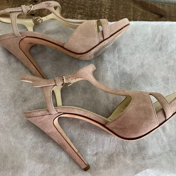 Chanel Suede Heels - Size 36 - Picture 3 of 11